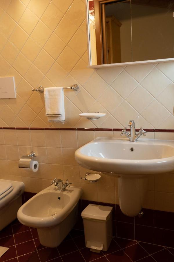 La Fiocchina - Magic Place - Apartments & Studios In Garda Lake - Countryside Farmhouse, Inside The Middle Of The Lake Salò Exteriér fotografie